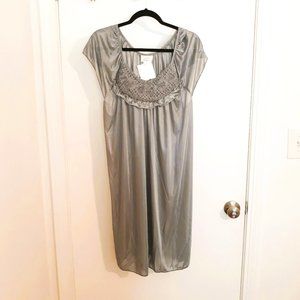 NWT Lati Fashion Ladies Cap Sleeve Nightgown Gray 1X-2X Knee Length